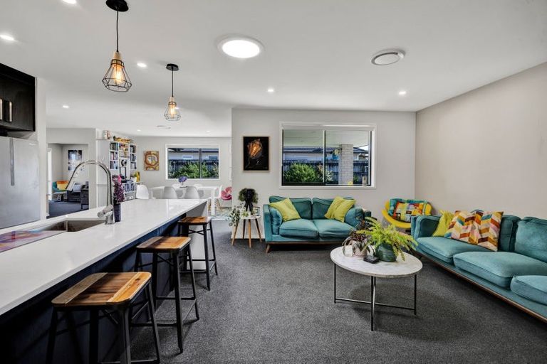 Photo of property in 10 Mercade Close, Stratford, 4332