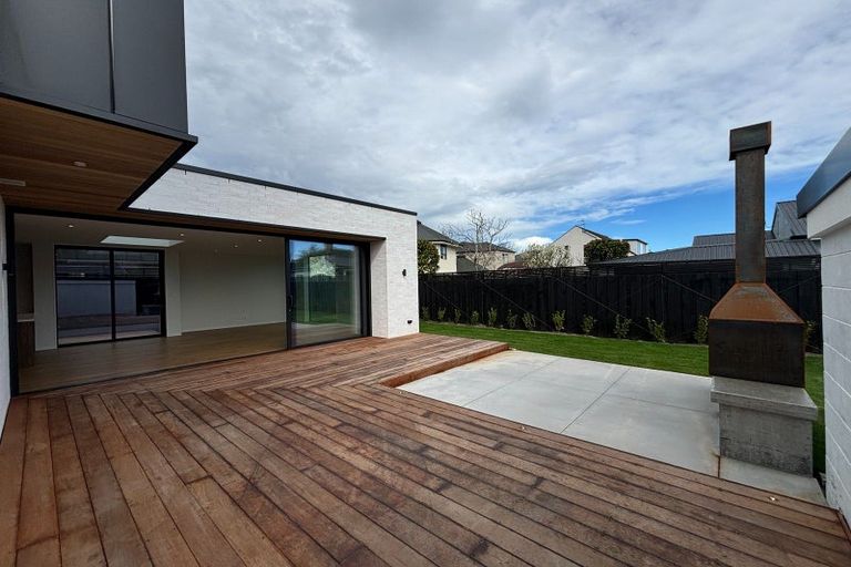 Photo of property in 2/7 Roa Road, Fendalton, Christchurch, 8041