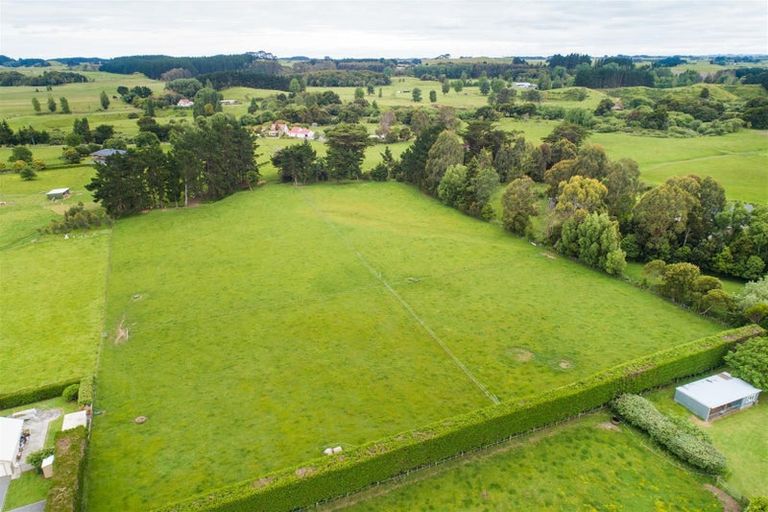 Photo of property in 130 Parewanui Road, Bulls, 4894