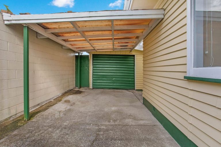 Photo of property in 70 Tatariki Street, Rosehill, Papakura, 2113