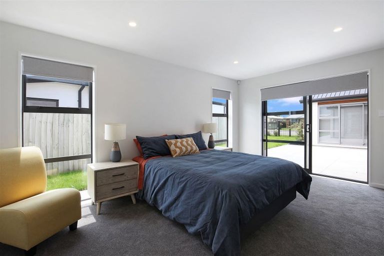 Photo of property in 2 Loch Tanna Way, Broomfield, Christchurch, 8042