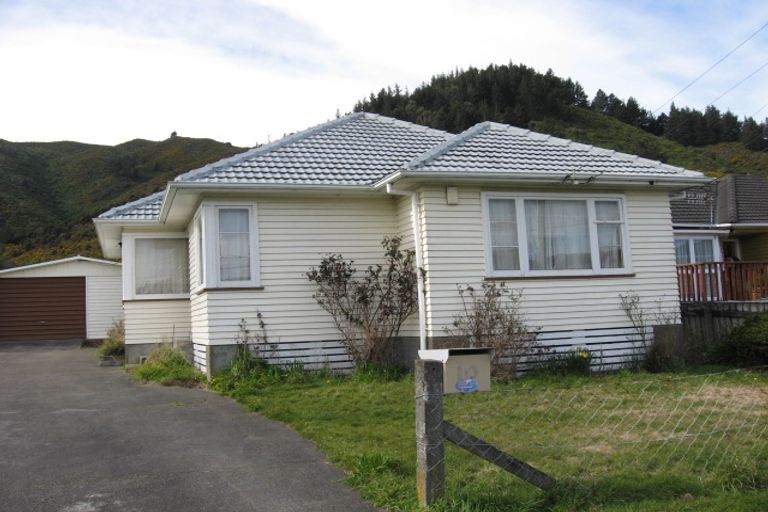 Photo of property in 10 Wise Street, Wainuiomata, Lower Hutt, 5014