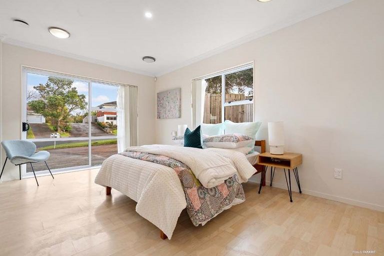 Photo of property in 1/12 Meadway, Sunnyhills, Auckland, 2010