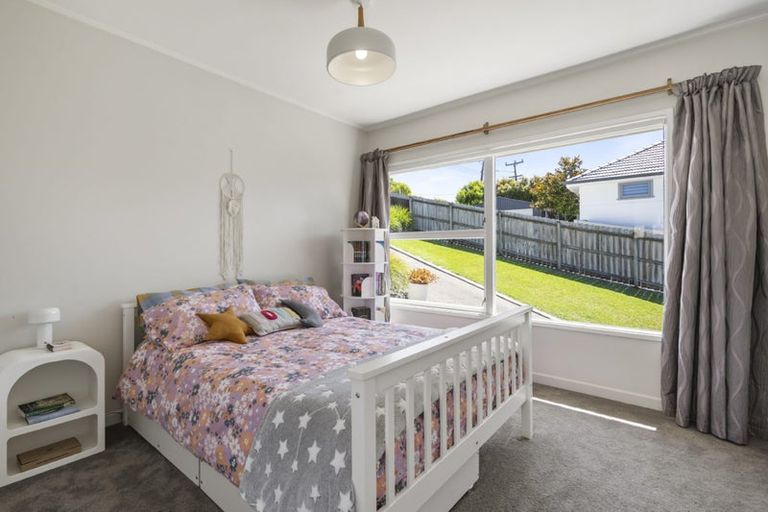 Photo of property in 61 Carlisle Road, Torbay, Auckland, 0630