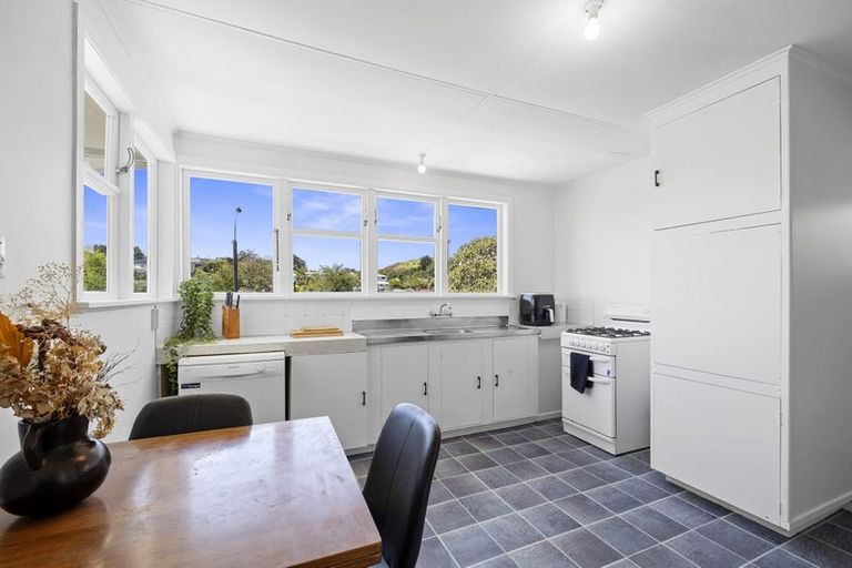 Photo of property in 12 Regent Place, Blagdon, New Plymouth, 4310