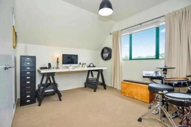 Photo of property in 24 Brookvale Park, Stanmore Bay, Whangaparaoa, 0932
