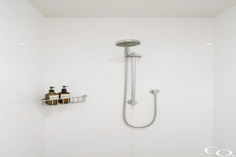 Photo of property in Palm Cove Apartments, 201/6 Tawa Street, Mount Maunganui, 3116