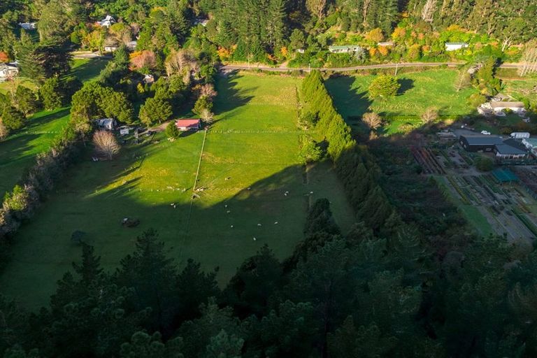 Photo of property in 299 Moores Valley Road, Wainuiomata, Lower Hutt, 5373