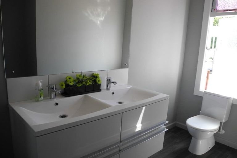 Photo of property in 30 Parsonage Road, Waimate, 7924