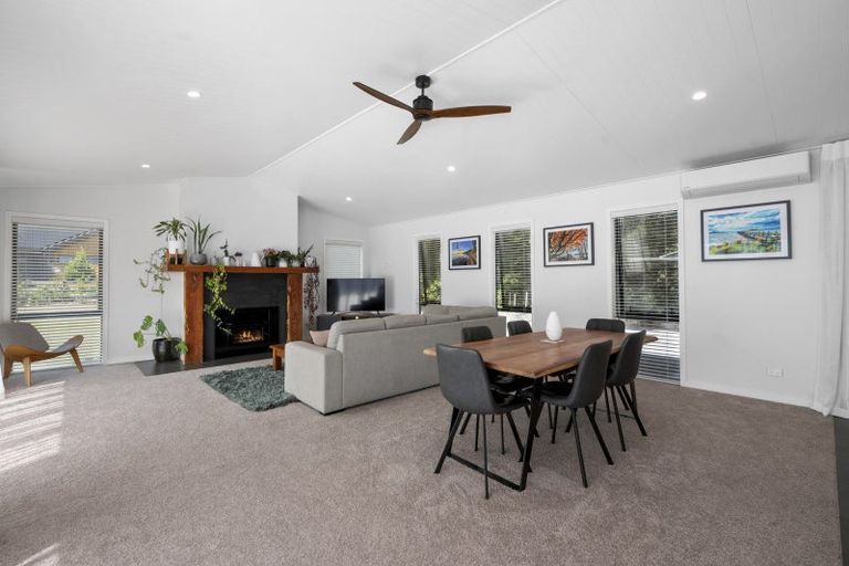 Photo of property in 12 Lancewood Way, Kinloch, Taupo, 3377