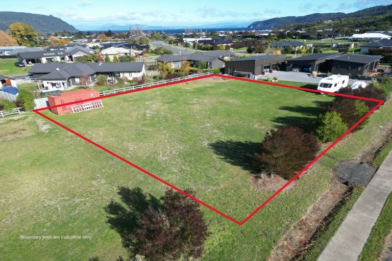 Photo of property in 4 Lancewood Way, Kinloch, Taupo, 3377