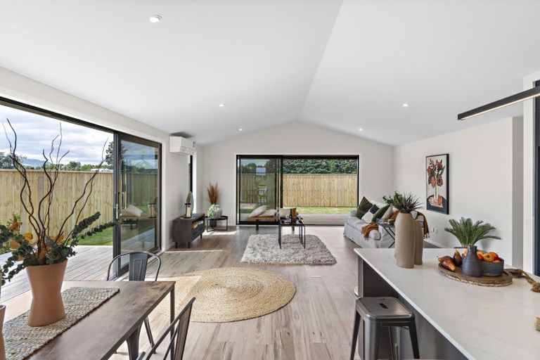 Photo of property in 6 Kakariki Crescent, Carterton, 5713