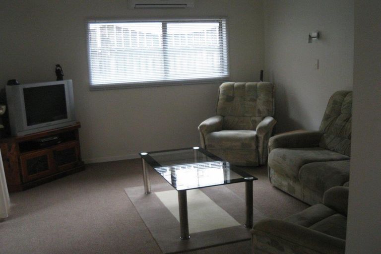 Photo of property in 49 Triangle Road, Massey, Auckland, 0614