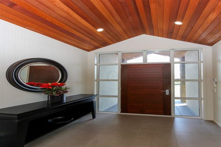 Photo of property in 4 Links Drive, Waiwhakaiho, New Plymouth, 4312