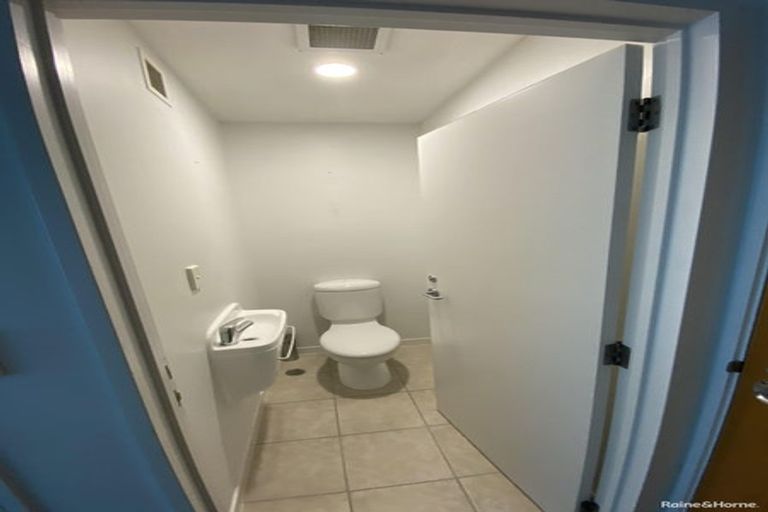 Photo of property in Beaumont Apartments, 14/12 Maunganui Road, Mount Maunganui, 3116