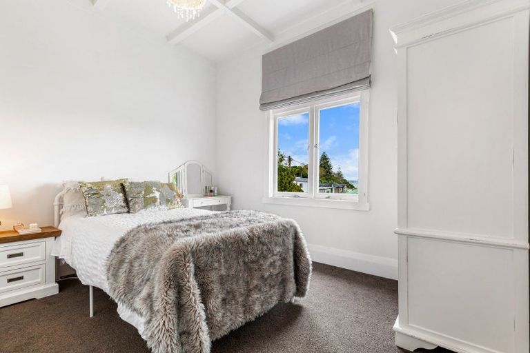 Photo of property in 1/2 Merwood Lane, Devonport, Auckland, 0624