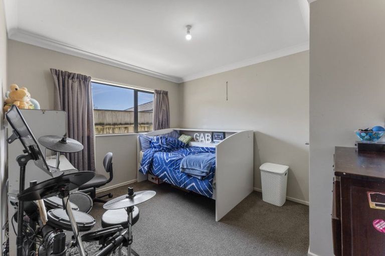 Photo of property in 6 Poppy Watts Grove, Stokes Valley, Lower Hutt, 5019