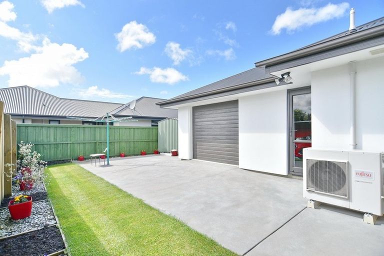 Photo of property in 1 Peter Place, Rangiora, 7400