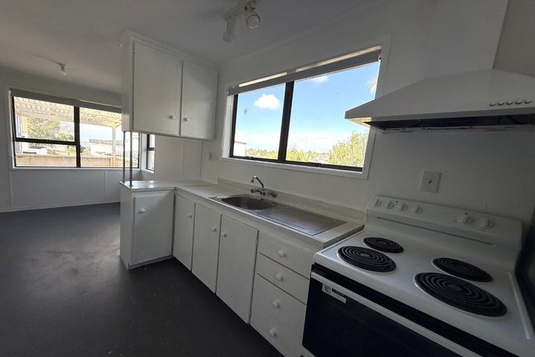 Photo of property in 5a Cherry Tree Place, Massey, Auckland, 0614