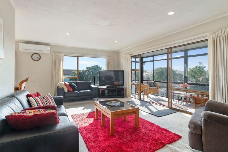 Photo of property in 11 Banbury Place, Mangere Bridge, Auckland, 2022