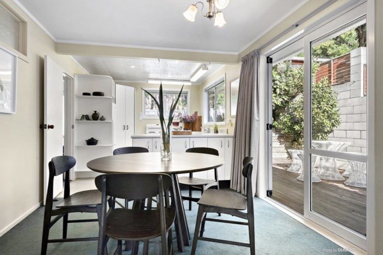 Photo of property in 6 Linwood Way, Island Bay, Wellington, 6023