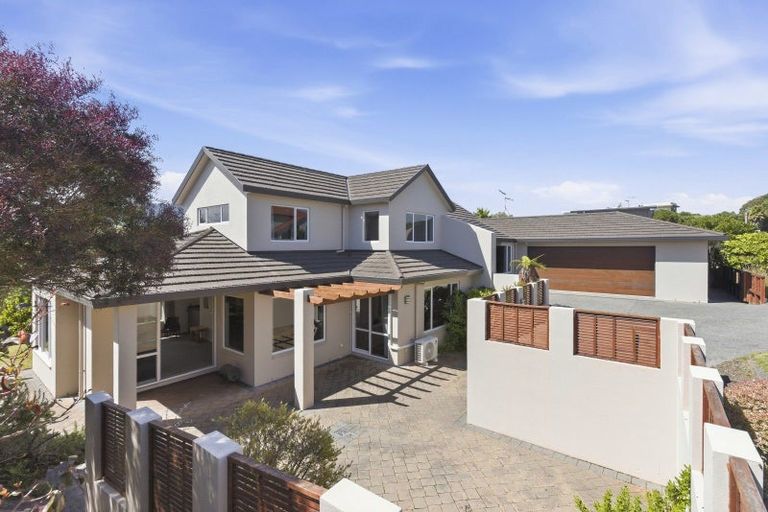 Photo of property in 10 Metzenthin Close, Raumati South, Paraparaumu, 5032