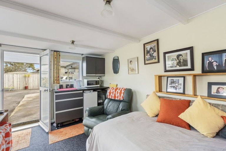 Photo of property in 2/220 Coronation Avenue, Welbourn, New Plymouth, 4310