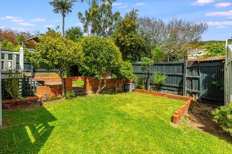 Photo of property in 98 Campbell Street, Karori, Wellington, 6012