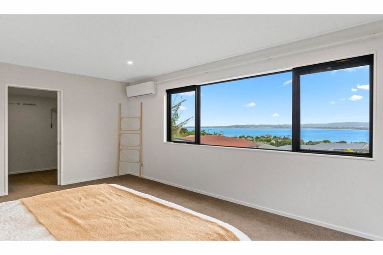 Photo of property in 21 Mariners View Road, Beach Haven, Auckland, 0626