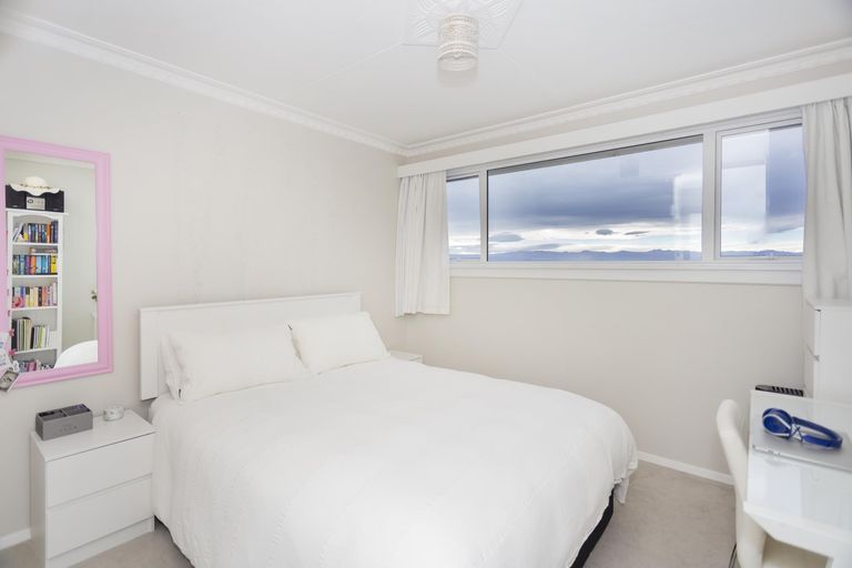 Photo of property in 12 Selwyn Street, South Hill, Oamaru, 9400