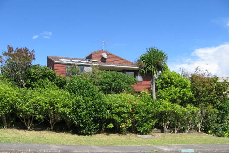 Photo of property in 2/5 Sharon Road, Waiake, Auckland, 0630