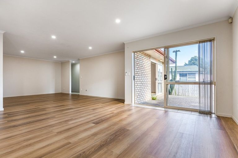 Photo of property in 3 Reefton Place, Flat Bush, Auckland, 2019