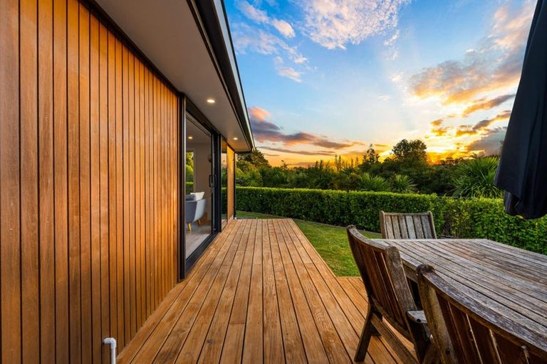 Photo of property in 13 Vogwill Road, Kumeu, 0810