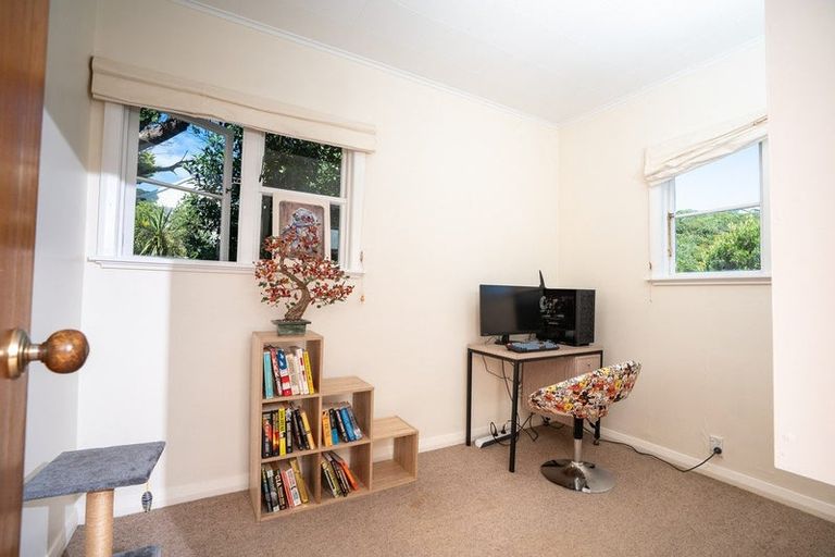 Photo of property in 13 Leveson Street, Strathmore Park, Wellington, 6022