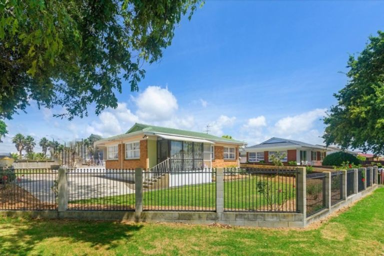 Photo of property in 1/1 Selwyn Road, Manurewa, Auckland, 2102