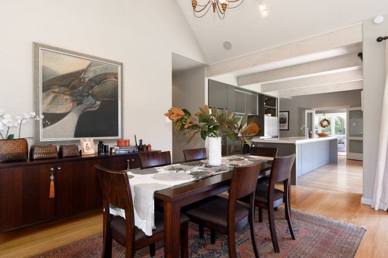 Photo of property in 247 Devonport Road, Tauranga, 3110