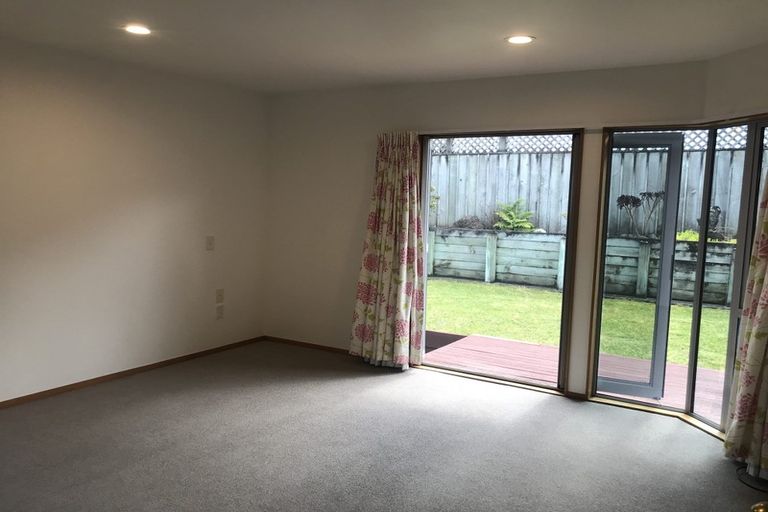 Photo of property in 3/2 East Coast Road, Milford, Auckland, 0620