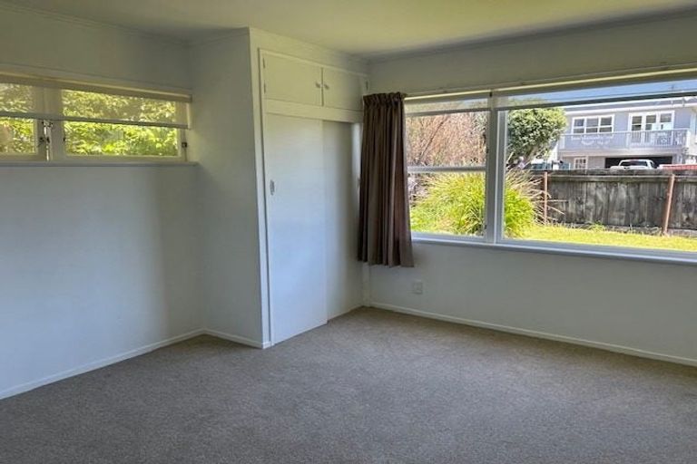 Photo of property in 11 Vaucluse Avenue, Paraparaumu Beach, Paraparaumu, 5032