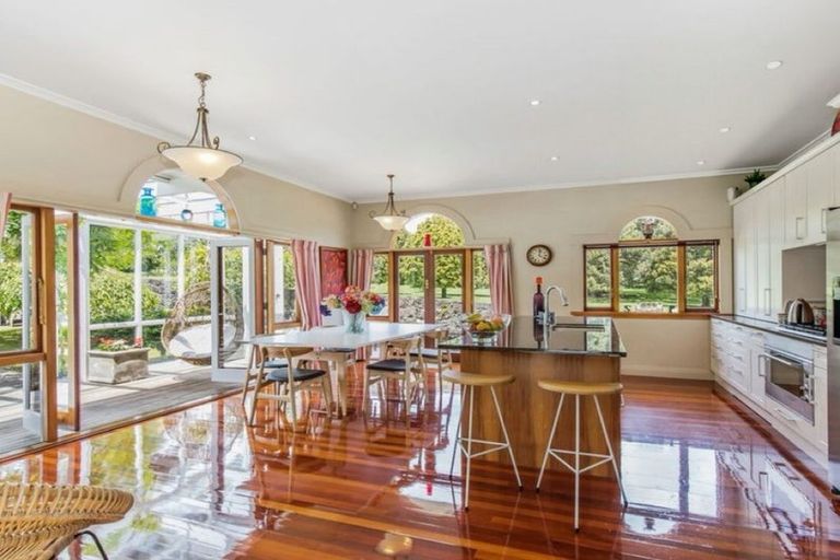 Photo of property in 200 Green Lane West, Greenlane, Auckland, 1051