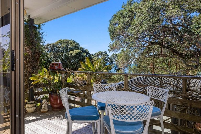 Photo of property in 1 Moana Terrace, Snells Beach, 0920