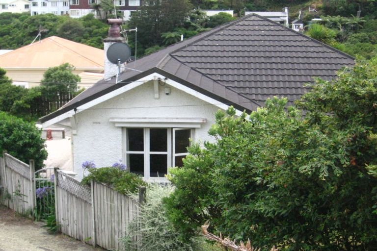 Photo of property in 127 Northland Road, Northland, Wellington, 6012