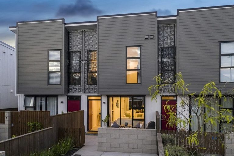 Photo of property in 7 Sacred Kingfisher Road, Hobsonville, Auckland, 0616