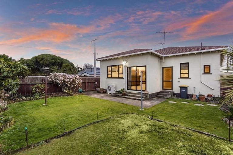 Photo of property in 26 Hargest Crescent, Saint Kilda, Dunedin, 9012