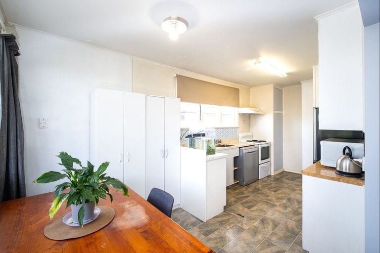 Photo of property in 17 Neal Crescent, Onekawa, Napier, 4110