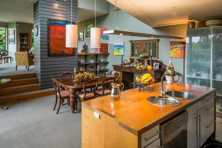 Photo of property in 19 Dillon Street, Lowry Bay, Lower Hutt, 5013