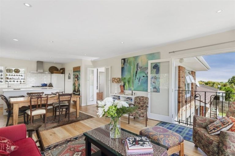 Photo of property in 1/5 Moana Avenue, Belmont, Auckland, 0622