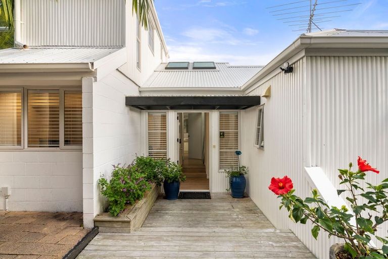 Photo of property in 1/35 Newhaven Terrace, Mairangi Bay, Auckland, 0630
