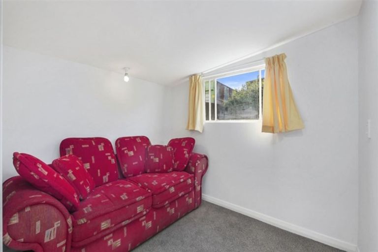 Photo of property in 385 Keyes Road, New Brighton, Christchurch, 8083