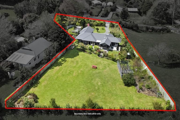 Photo of property in 572 Carrington Road, Hurworth, New Plymouth, 4371
