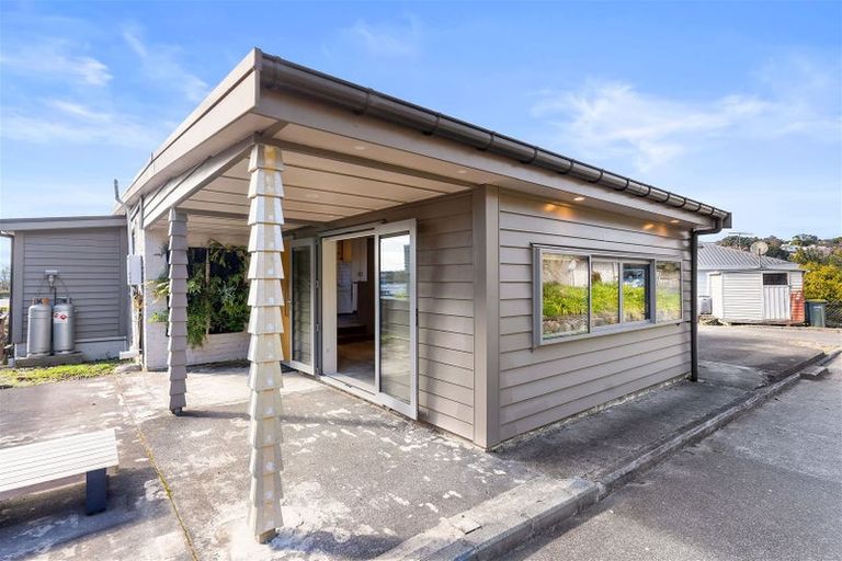 Photo of property in 1/730 Beach Road, Browns Bay, Auckland, 0630